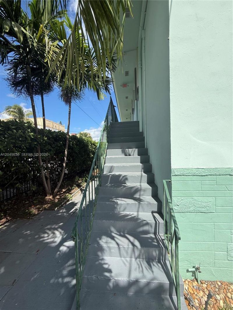 469 SW 3rd St , Unit 9, Miami, FL 33130 Photo