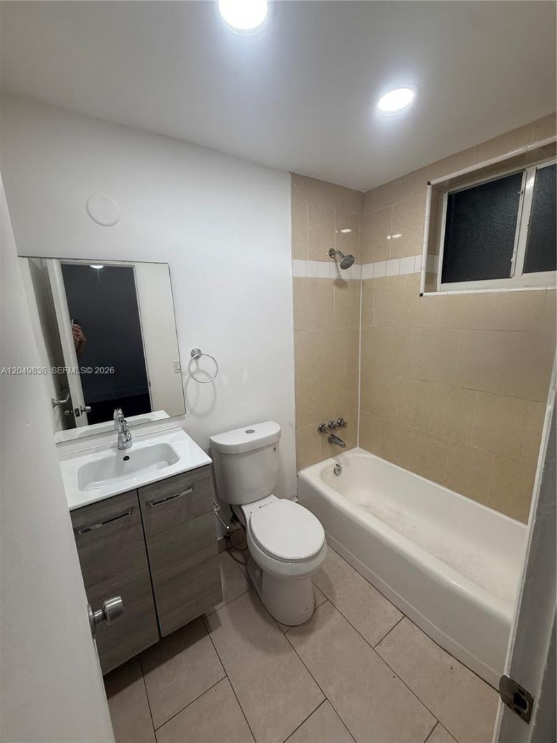 469 SW 3rd St , Unit 9, Miami, FL 33130 Photo