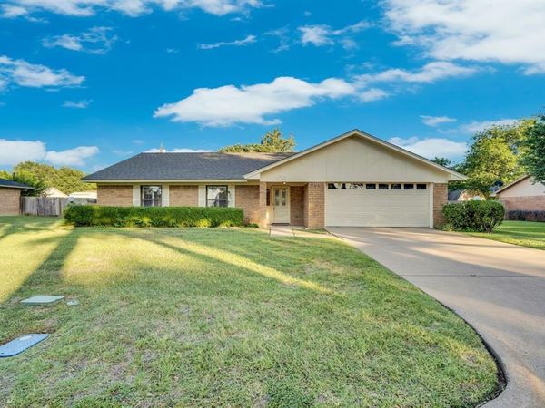 106 Garland Drive , Hillsboro, TX 76645