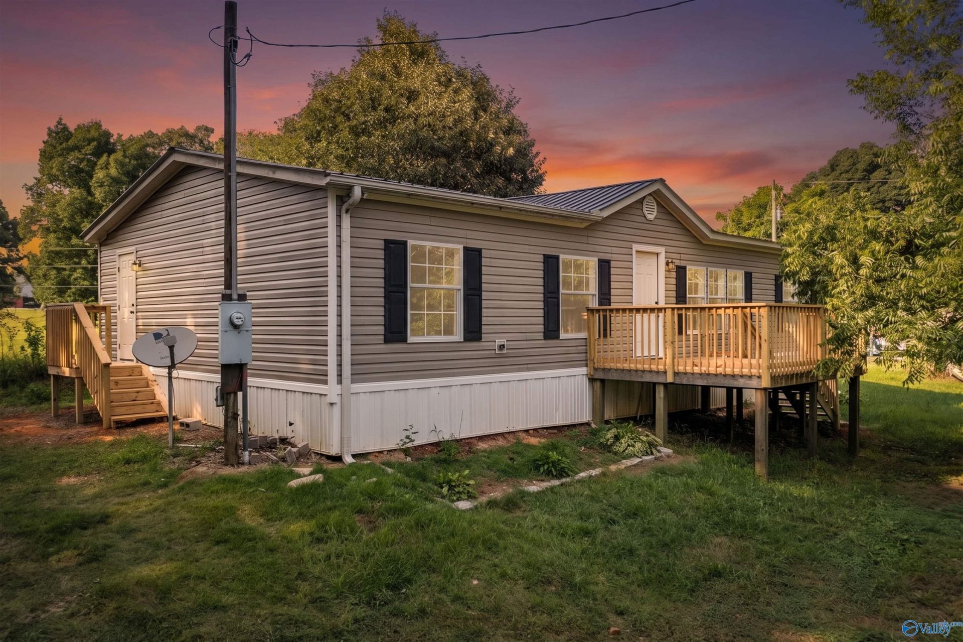 2076 Mountain View Drive, Attalla, AL 35954 Main Photo