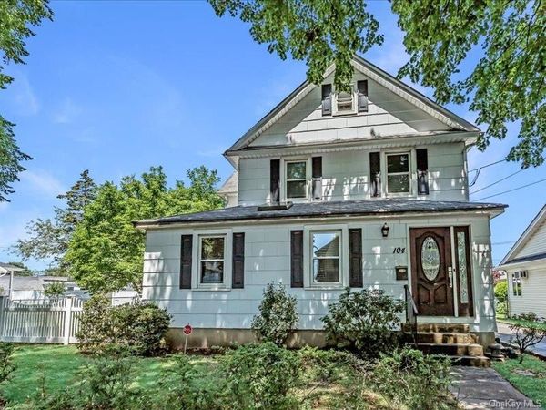 104 Sheridan Avenue , Williston Park, NY 11596