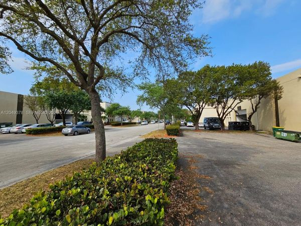 10475 NW 37th Terrace , Doral, FL 33178
