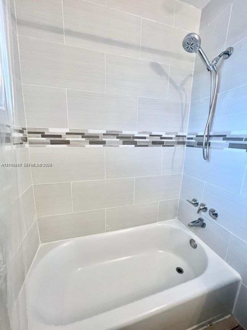 1412 SW 41st Ave , Unit Front, Fort Lauderdale, FL 33317 Photo