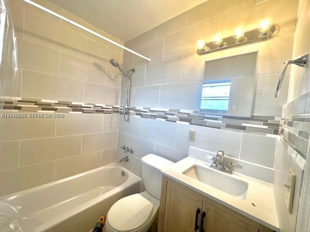 1412 SW 41st Ave , Unit Front, Fort Lauderdale, FL 33317 Photo