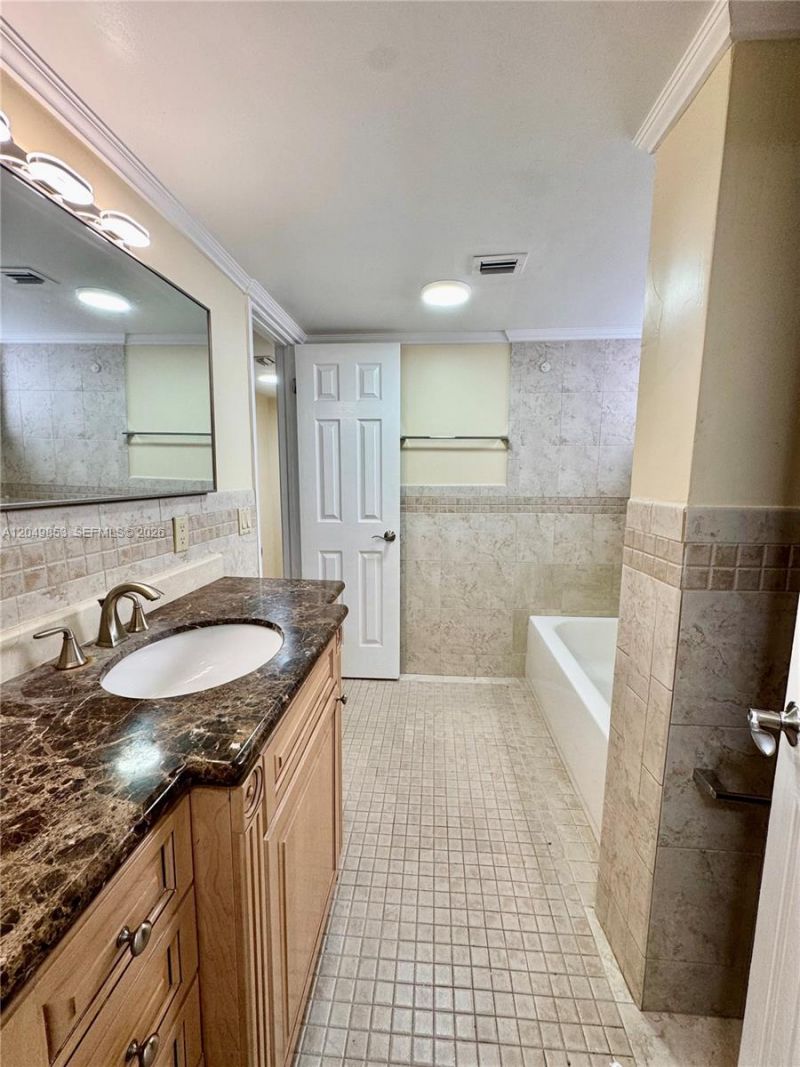 8215 SW 152nd Ave , Unit G-304, Miami, FL 33193 Photo