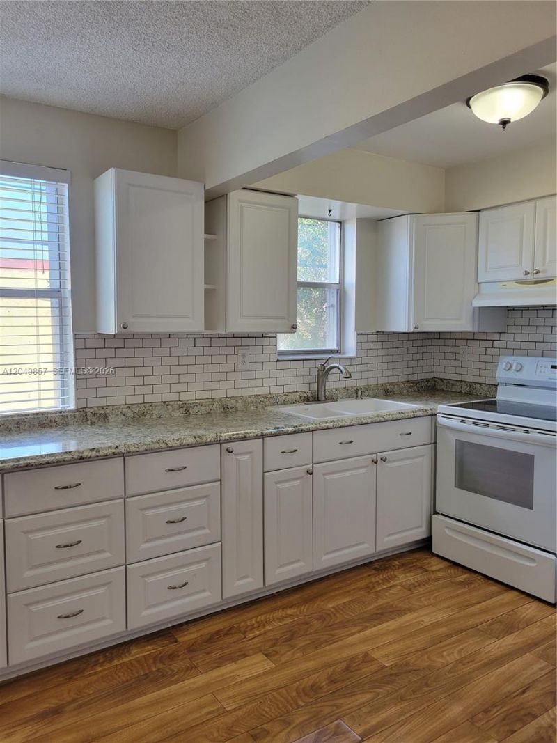 2200 Taylor St, Unit 205, Hollywood, FL 33020 Photo