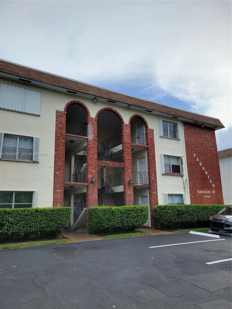 2200 Taylor St, Unit 205, Hollywood, FL 33020 Photo