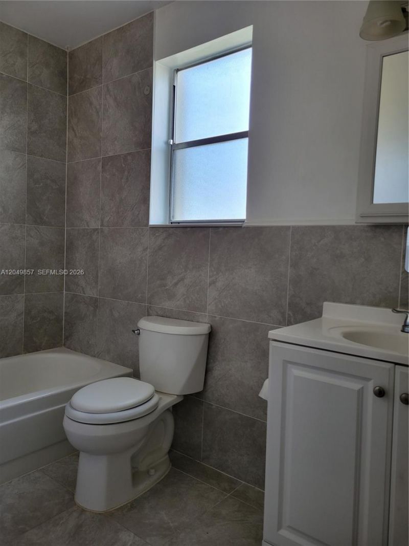 2200 Taylor St, Unit 205, Hollywood, FL 33020 Photo