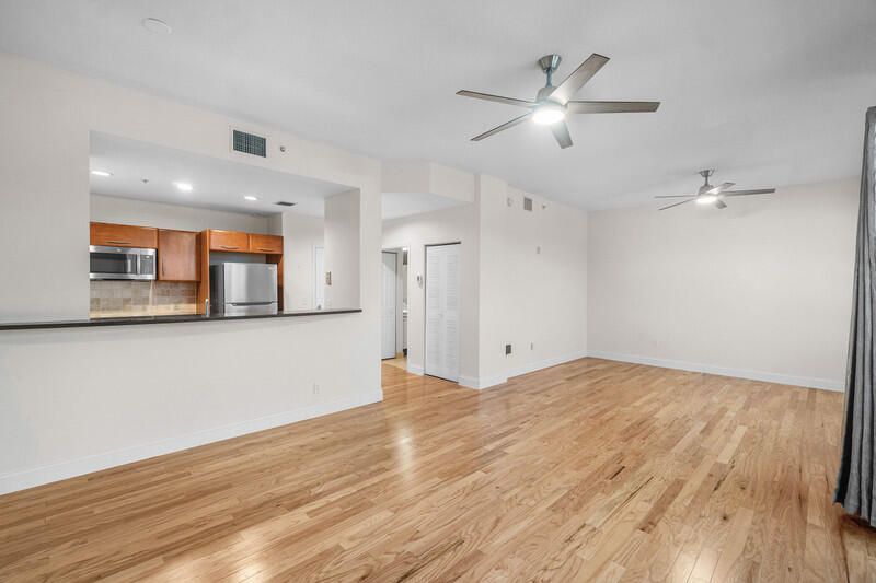 511 Lucerne Avenue, Unit 618, Lake Worth Beach, FL 33460 Photo