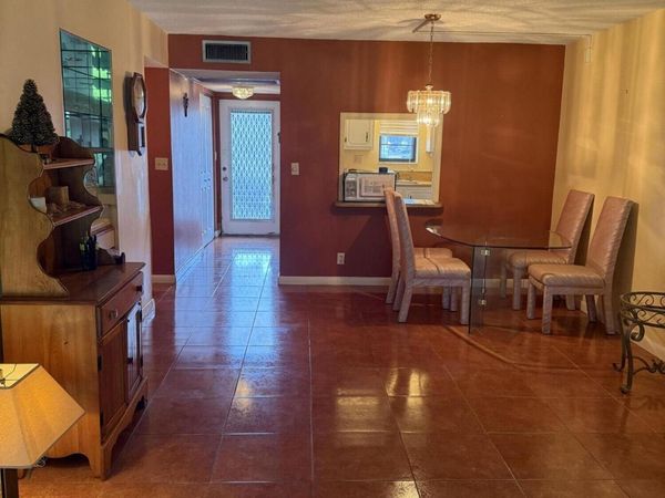 9440 SW 8th Street, Unit 110, Boca Raton, FL 33428