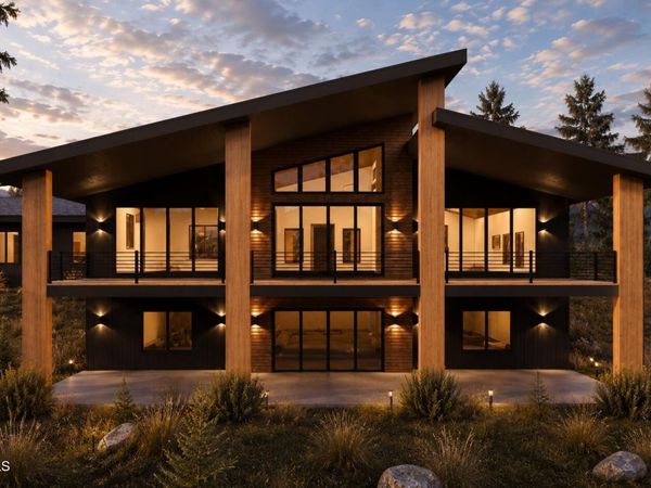 542 Granite Rdg DR, Sandpoint, ID 83864