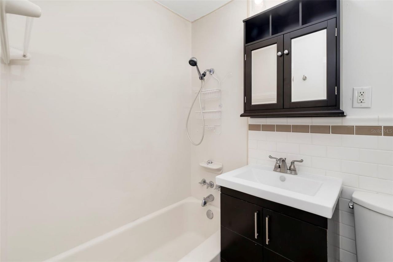 2155 Wood Street, Unit A14, Sarasota, FL 34237 Photo
