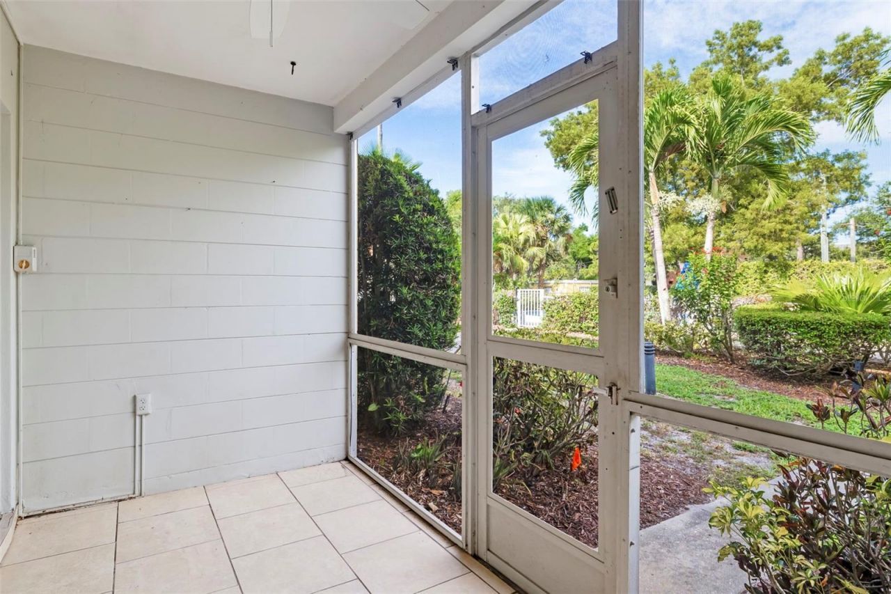 2155 Wood Street, Unit A14, Sarasota, FL 34237 Photo
