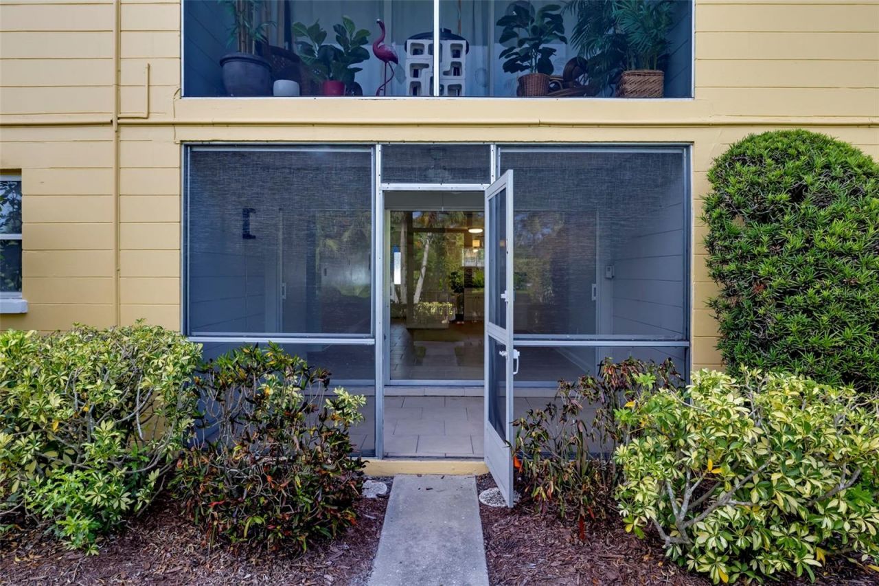 2155 Wood Street, Unit A14, Sarasota, FL 34237 Photo