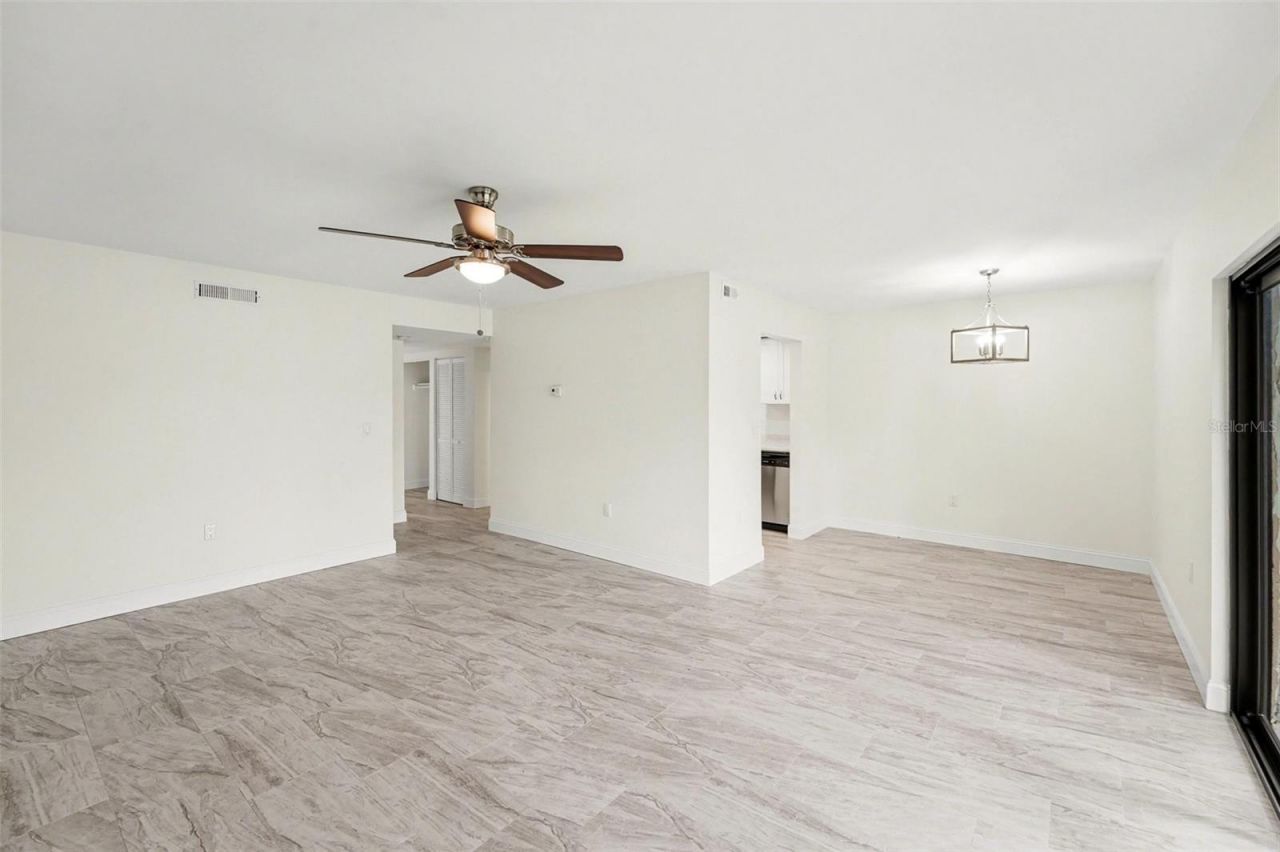 11409 8th Street N, Unit 1507, Saint Petersburg, FL 33716 Photo