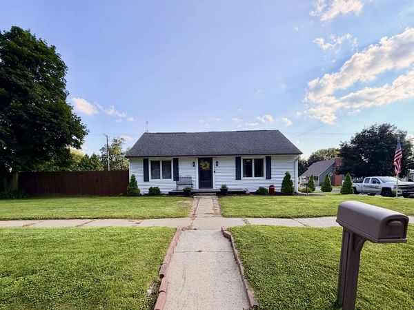 322 W Dewey Street, Cassville, WI 53806