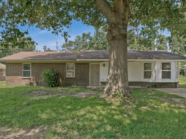 201 S Leigh Street S, Caraway, AR 72419