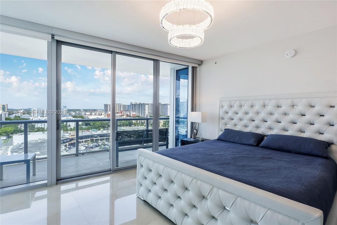 17001 Collins Ave, Unit 1401, Sunny Isles Beach, FL 33160 Photo