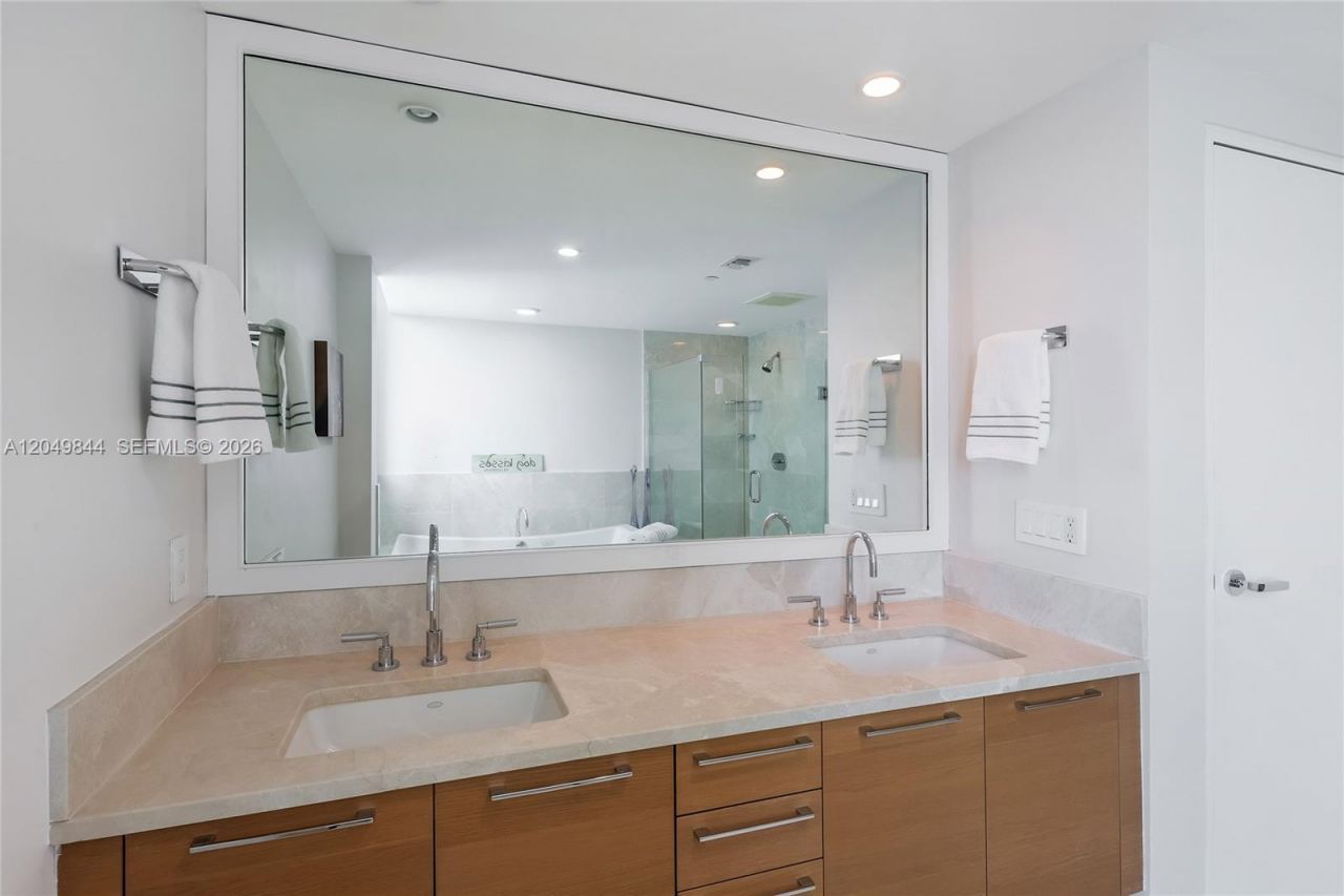 17001 Collins Ave, Unit 1401, Sunny Isles Beach, FL 33160 Photo