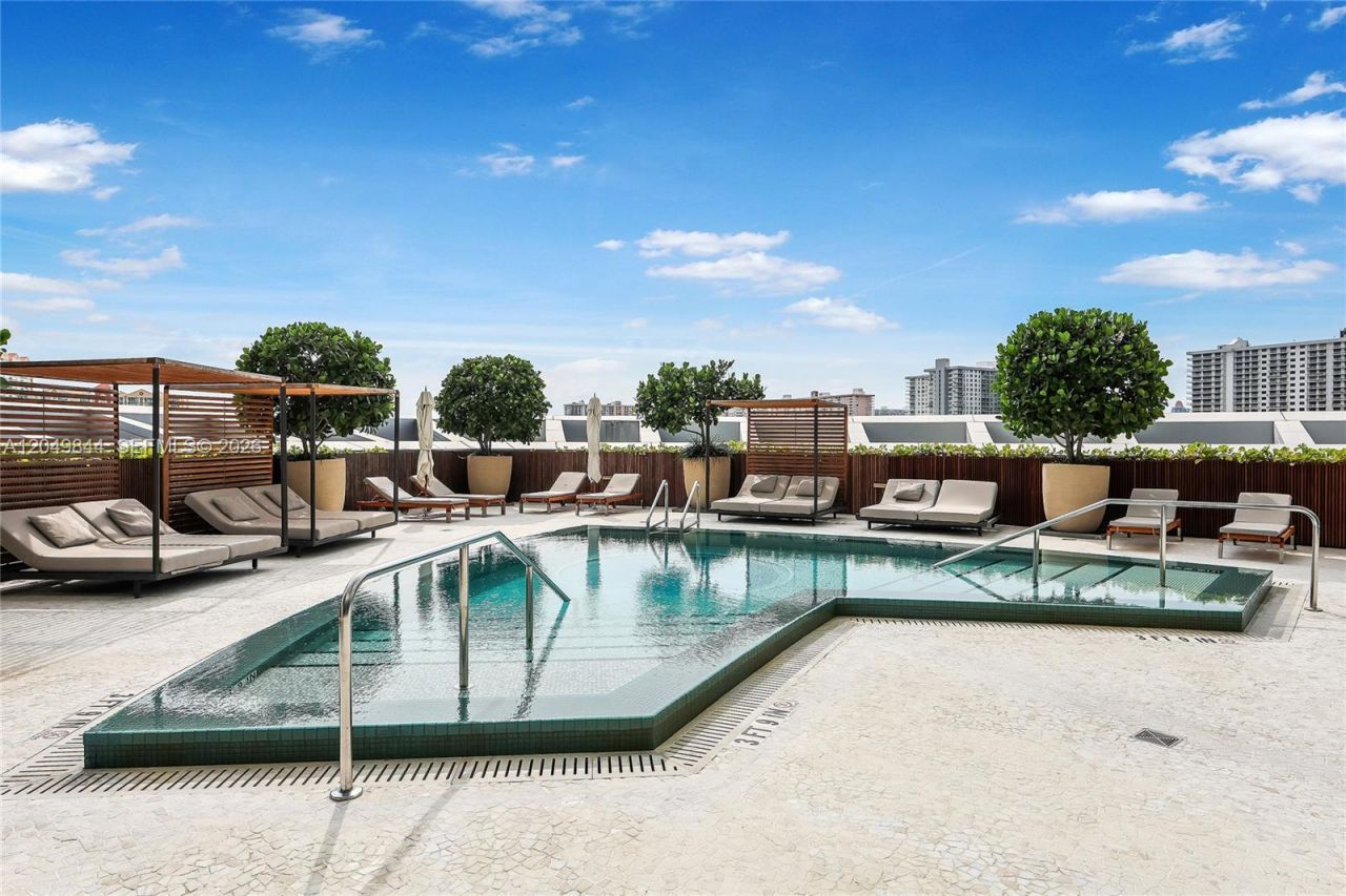17001 Collins Ave, Unit 1401, Sunny Isles Beach, FL 33160 Photo