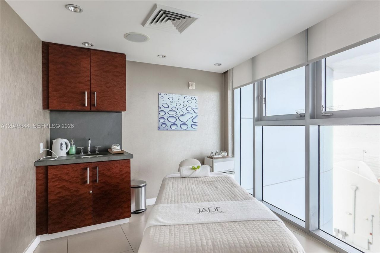17001 Collins Ave, Unit 1401, Sunny Isles Beach, FL 33160 Photo