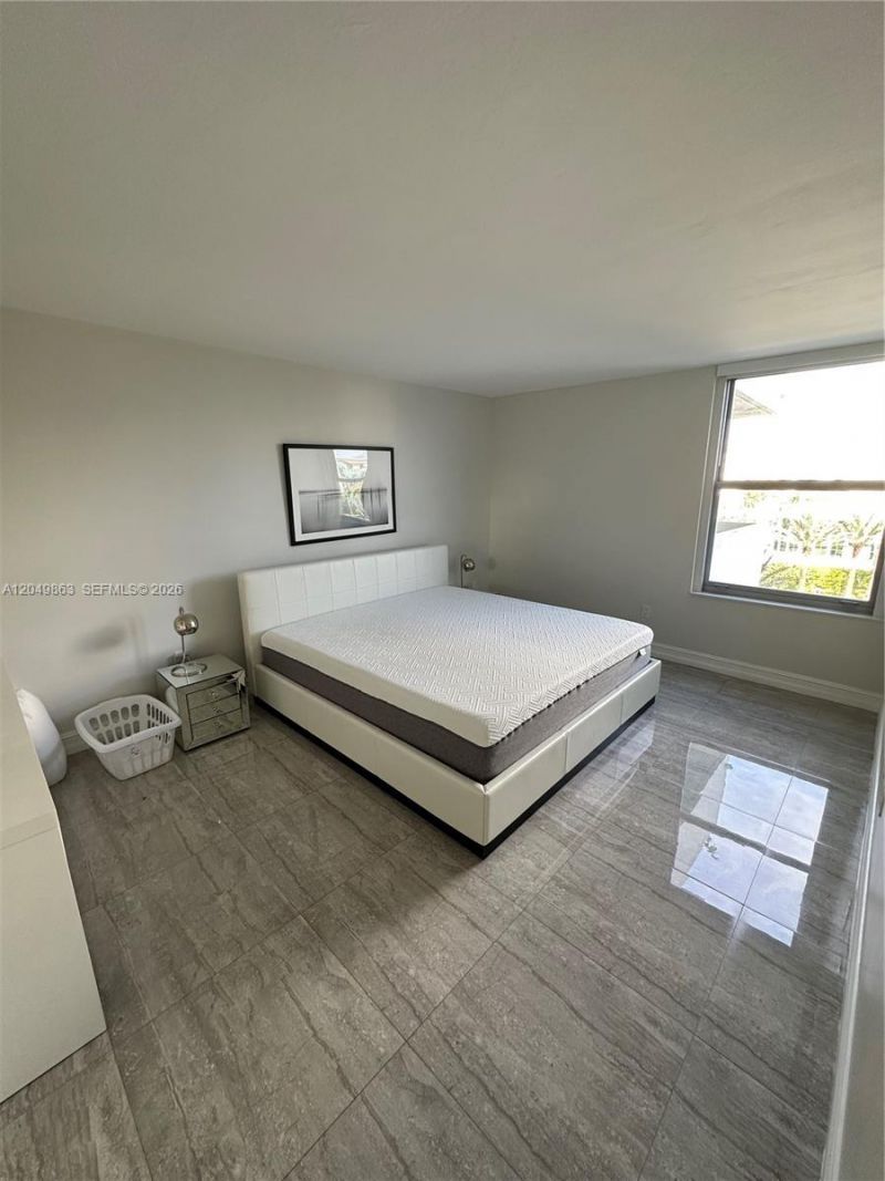 2899 Collins Ave , Unit 617, Miami Beach, FL 33140 Photo