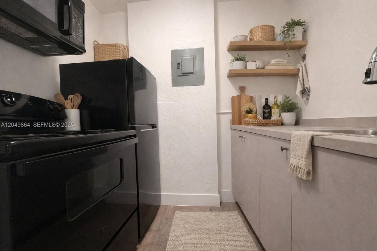 143 SW 9th St , Unit 105, Miami, FL 33130 Photo