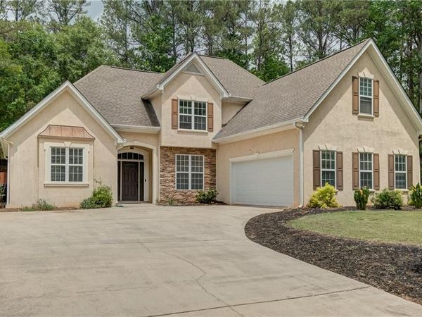 110 Rockglen Court , Fayetteville, GA 30215