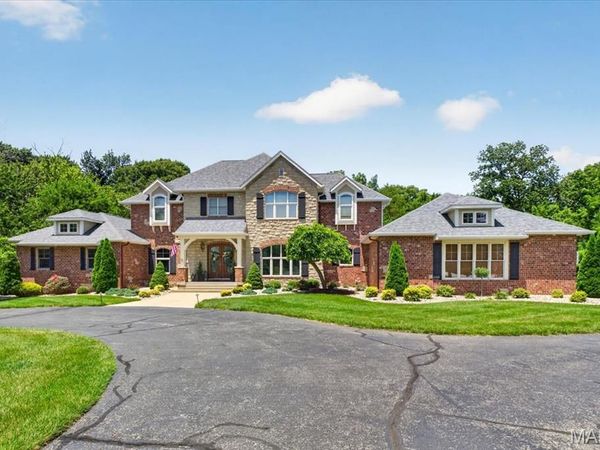 804 Saint Nicholas Drive, O'Fallon, IL 62269