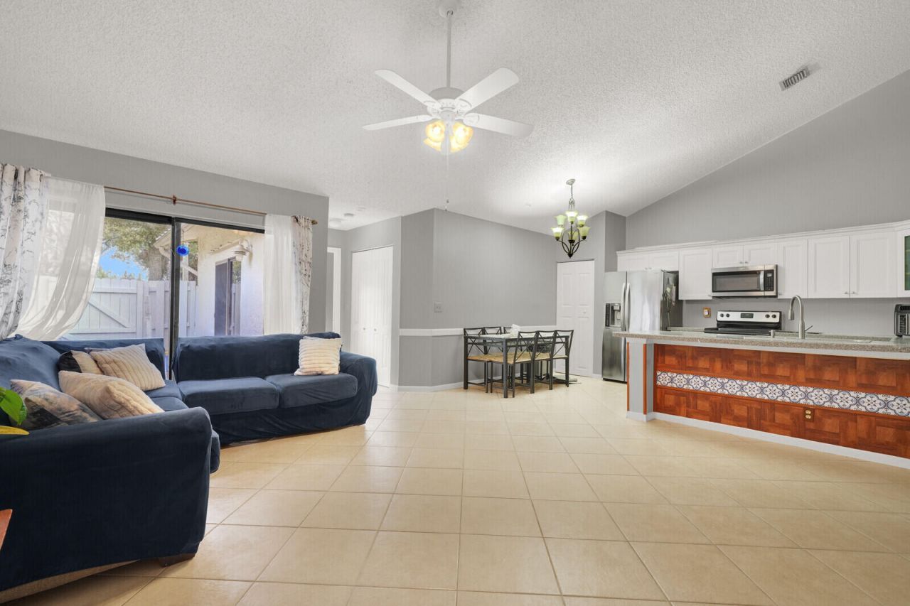 8850 Ranta Court, Unit D, Boynton Beach, FL 33436 Photo