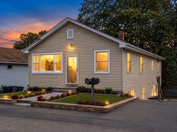 20 Oak St, Mount Arlington, NJ 07856