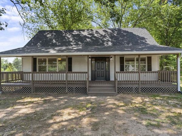 28 HUNTERS LN, DILLWYN, VA 23936