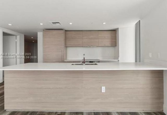 1300 S Miami Ave , Unit 1605, Miami, FL 33130 Photo