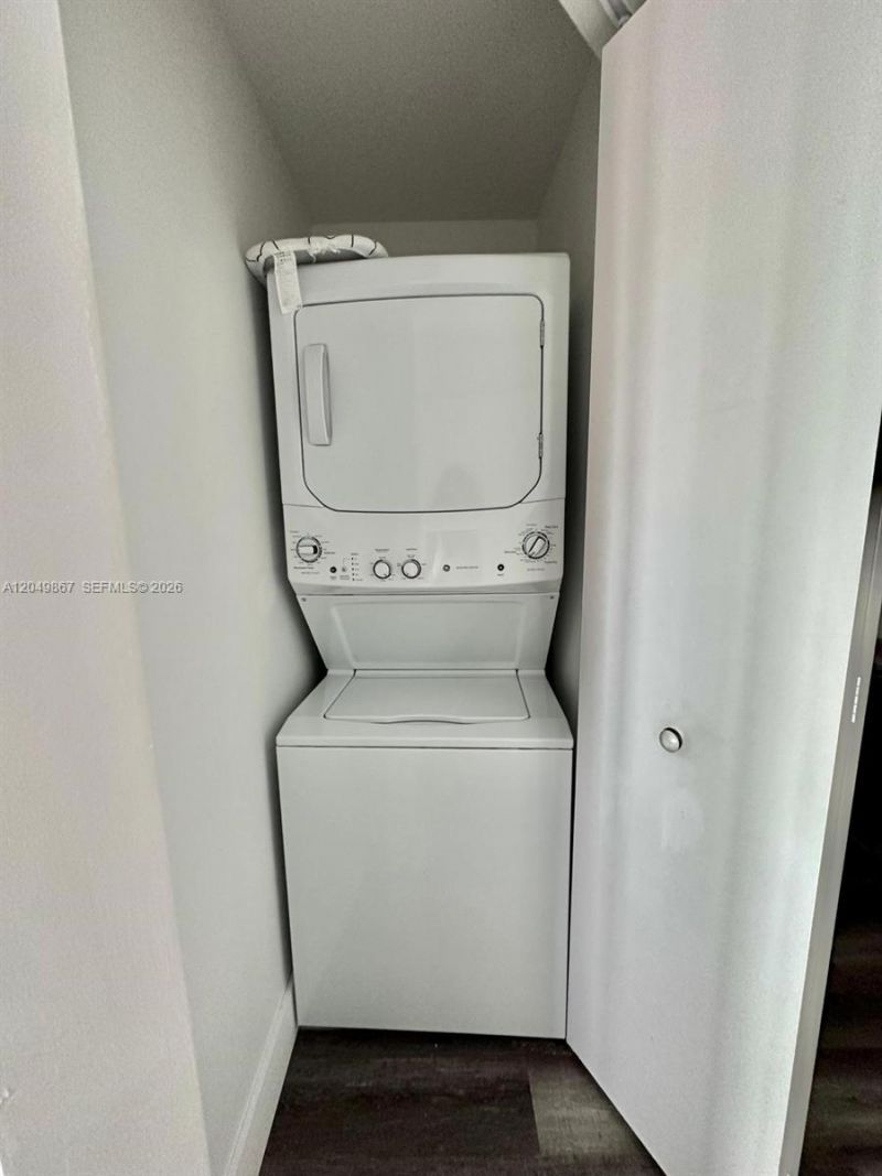 1300 S Miami Ave , Unit 1605, Miami, FL 33130 Photo