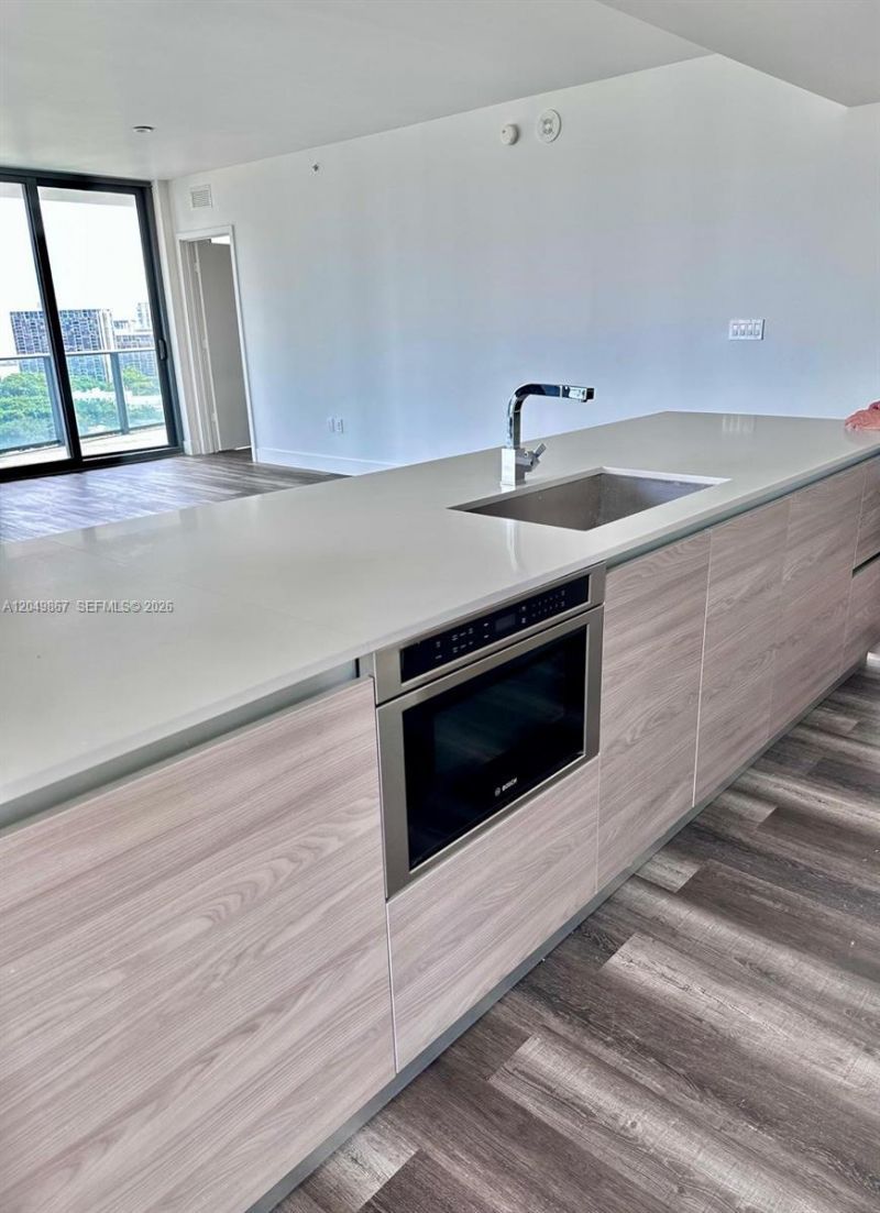 1300 S Miami Ave , Unit 1605, Miami, FL 33130 Photo