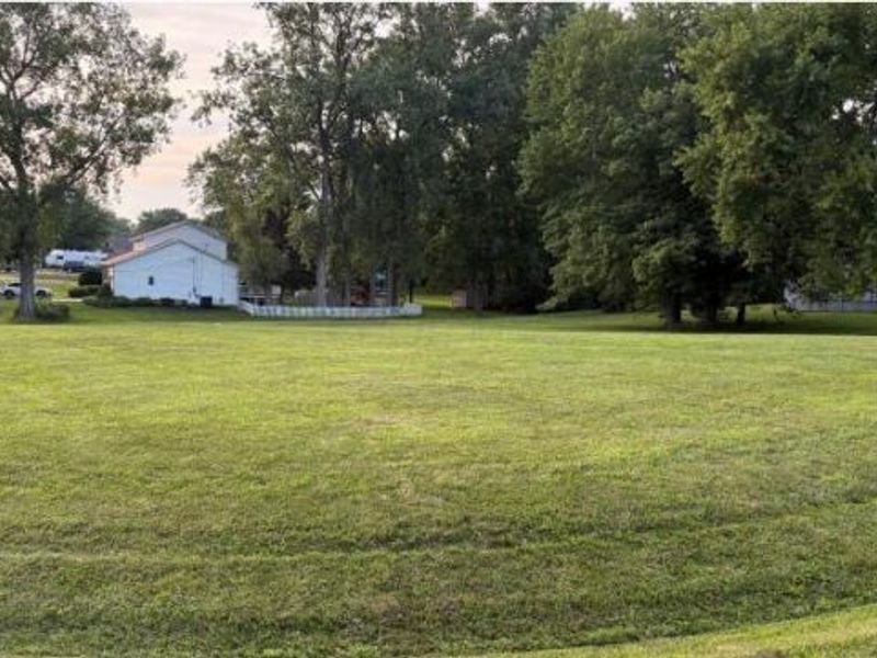 2574 W Choctaw Drive, London, OH 43140 Photo 5