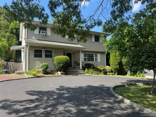 59 Bushwick Street, Melville, NY 11747
