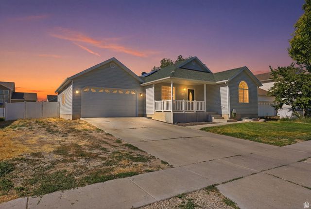1836 E Canary Way S, Eagle Mountain, UT 84005 Main Photo