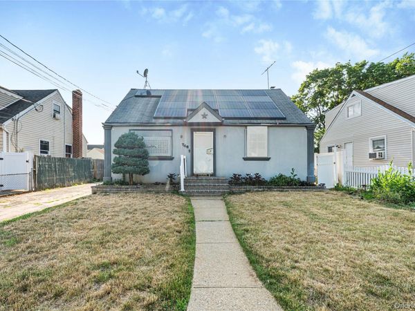 740 Barry Place , Uniondale, NY 11553