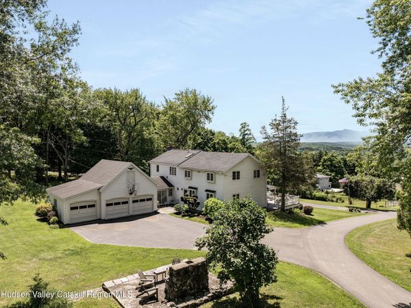 16 Carriage House Road, Catskill, NY 12414