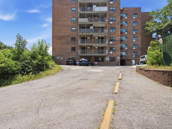 671 Bronx River Road, Unit 2N, Yonkers, NY 10704