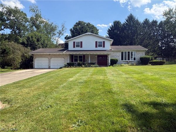 3066 Lake Center Street NW, Uniontown, OH 44685