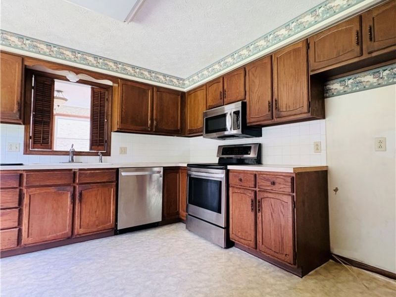 3066 Lake Center Street NW, Uniontown, OH 44685 Photo 12