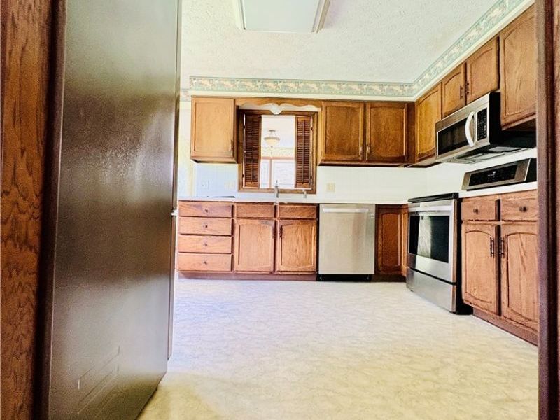 3066 Lake Center Street NW, Uniontown, OH 44685 Photo 13