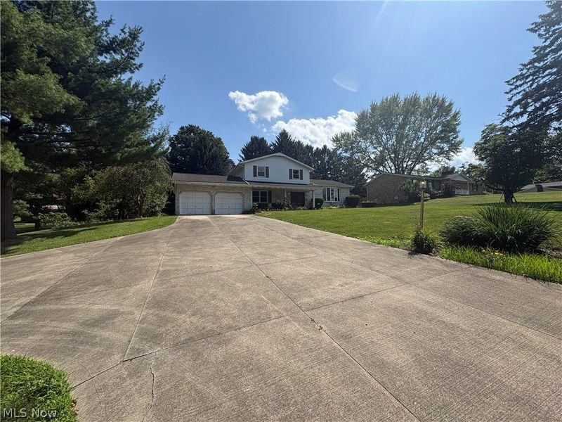 3066 Lake Center Street NW, Uniontown, OH 44685 Photo 2