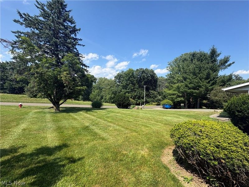 3066 Lake Center Street NW, Uniontown, OH 44685 Photo 4