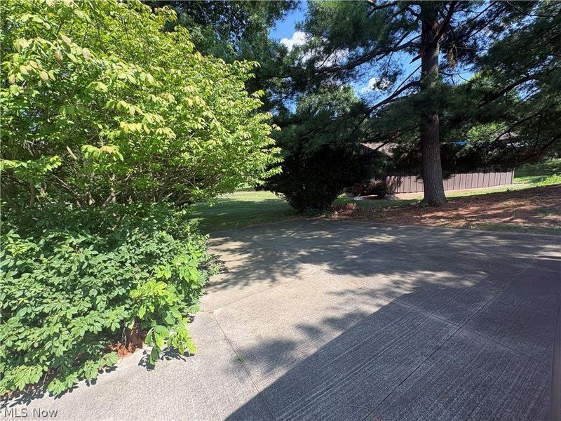 3066 Lake Center Street NW, Uniontown, OH 44685 Photo 9