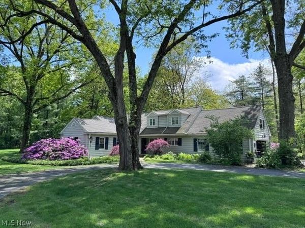 1176 Meadow Spur Drive , Akron, OH 44333
