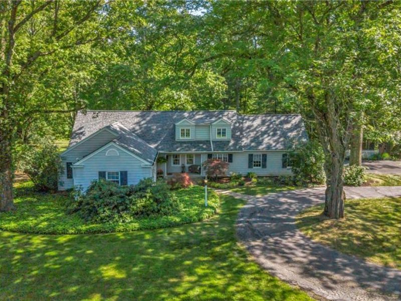 1176 Meadow Spur Drive, Akron, OH 44333 Photo 3