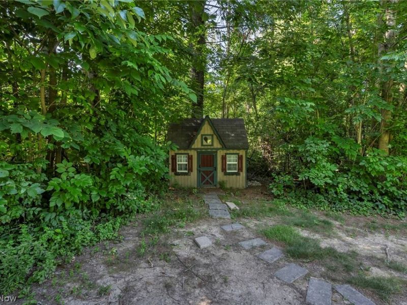 1176 Meadow Spur Drive, Akron, OH 44333 Photo 49